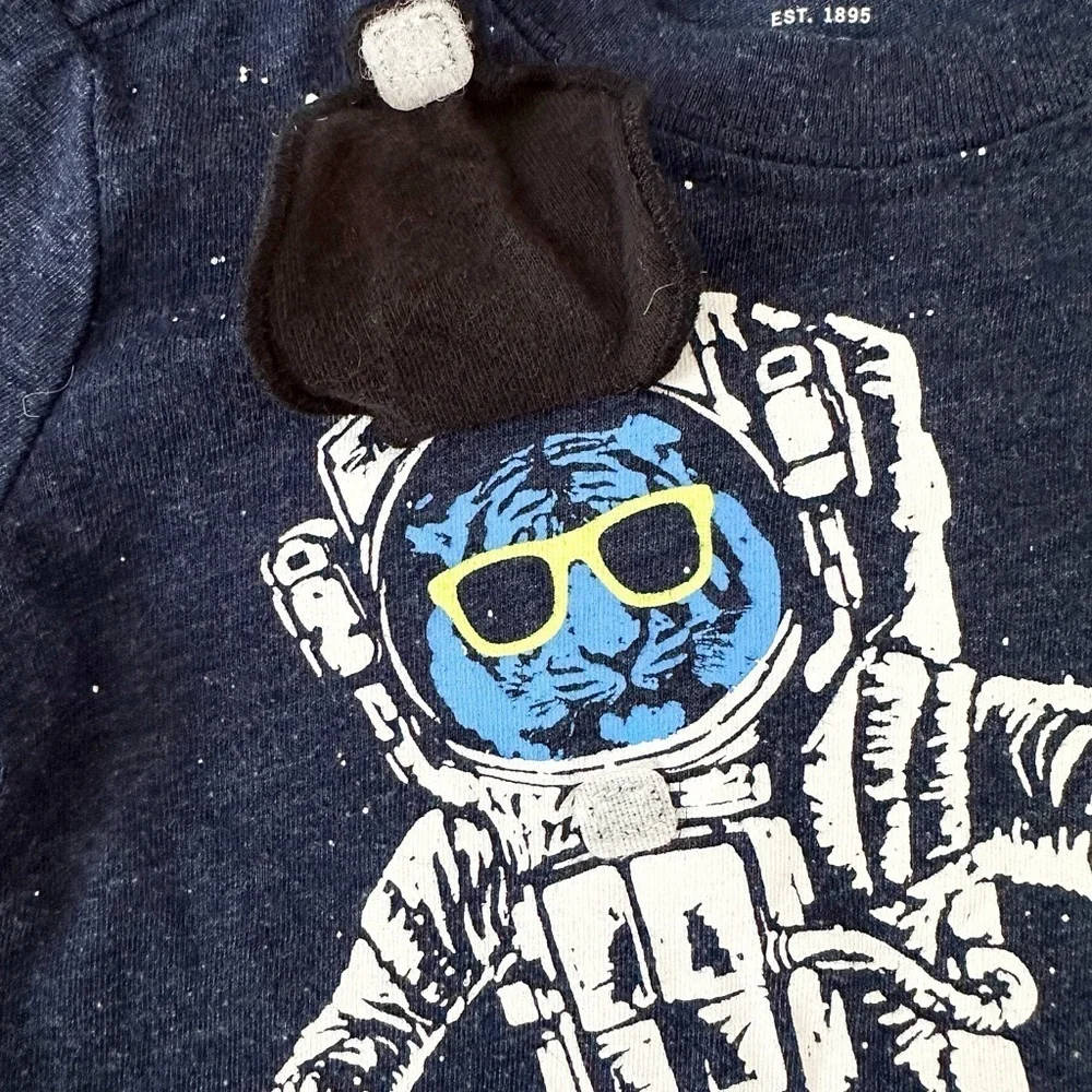 OshKosh B’gosh | Lift the Flap T-Shirt (9 mos) 🪐